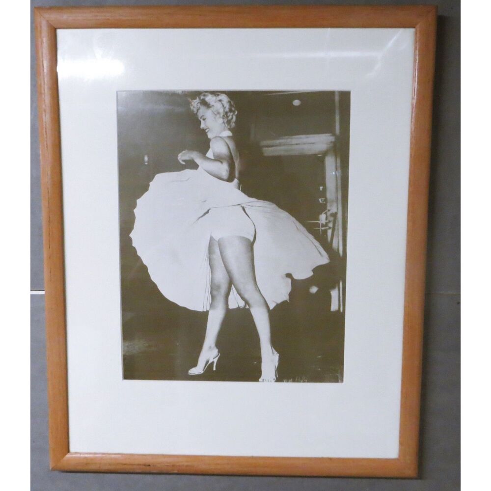 Marilyn Monroe Seven Year Itch Photo #MM144 Framed & Matted 24 x 18"